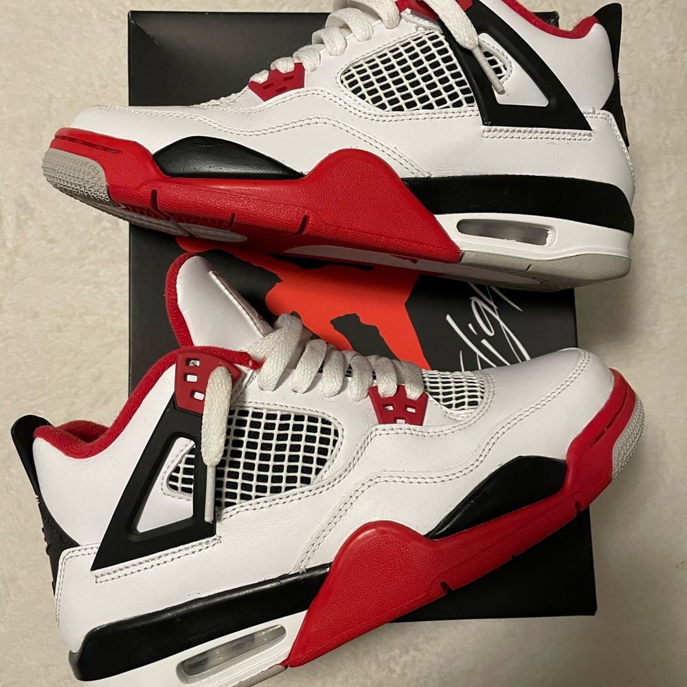 Fire red 4s - Picture 4 of 4